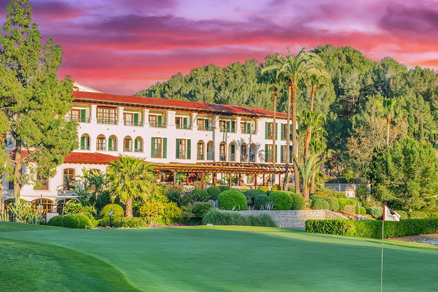 The hotel and the green